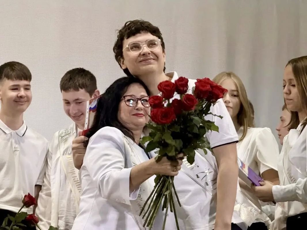 Школьные годы чудесные. Совсем скоро в школах Севастополя пройдут выпускные вечера у одиннадцатиклассников Школьные годы чудесные. Совсем скоро в школах Севастополя пройдут выпускные вечера у одиннадцатиклассников