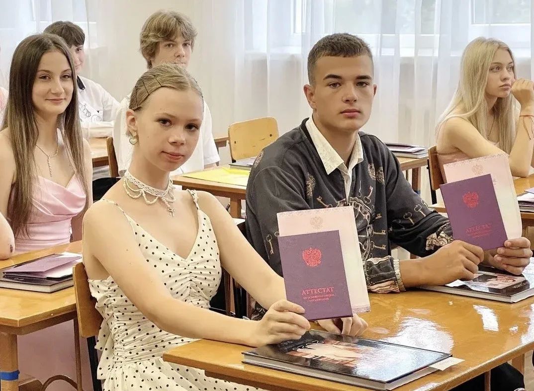 Школьные годы чудесные. Совсем скоро в школах Севастополя пройдут выпускные вечера у одиннадцатиклассников