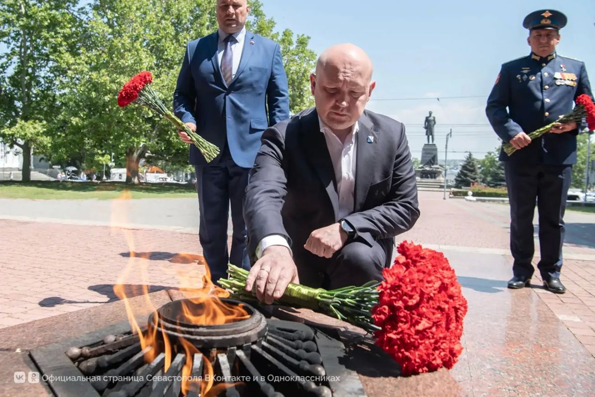 В Севастополе почтили память ветеранов боевых действий В Севастополе почтили память ветеранов боевых действий