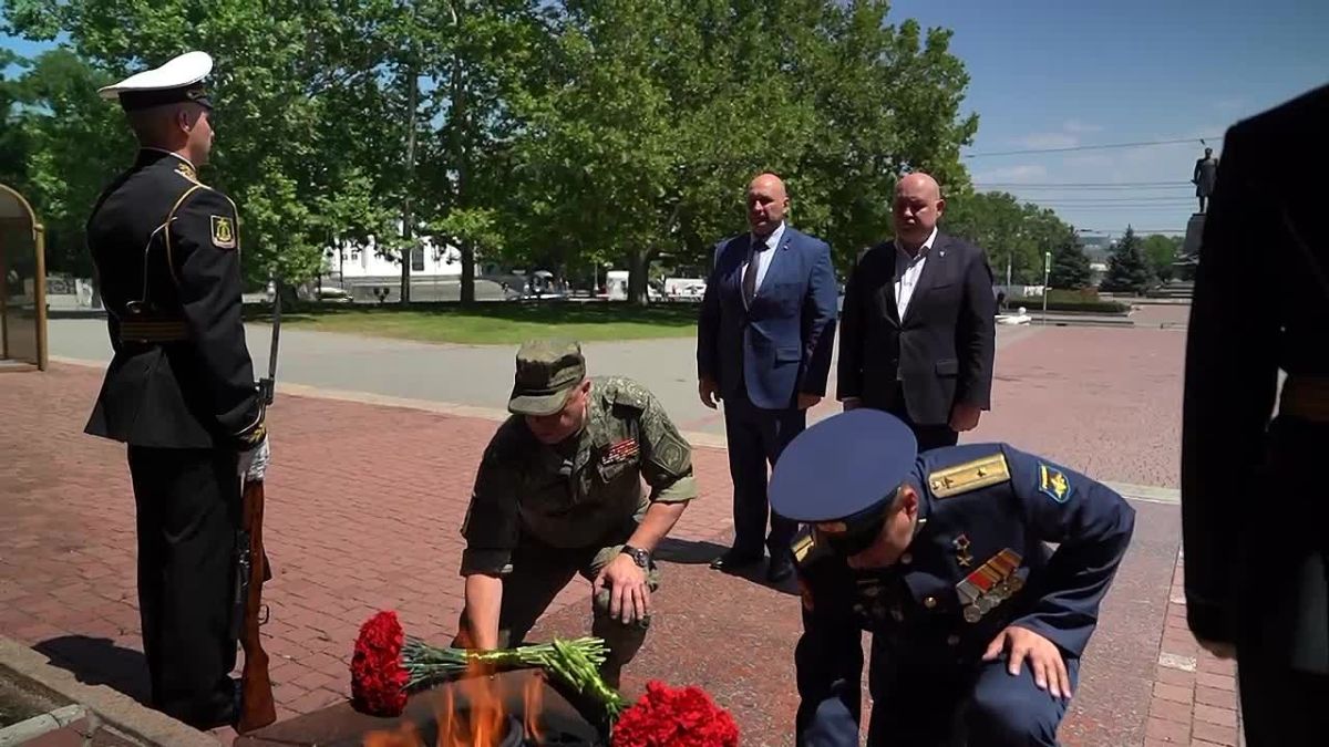 Михаил Развожаев поздравил севастопольцев с Днем ветеранов боевых действий