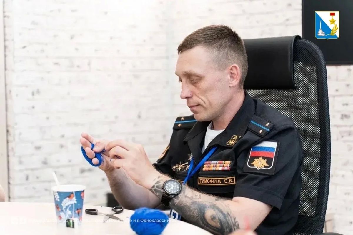 В молодёжном центре прошёл «Диалог с Героем» В молодёжном центре прошёл «Диалог с Героем»