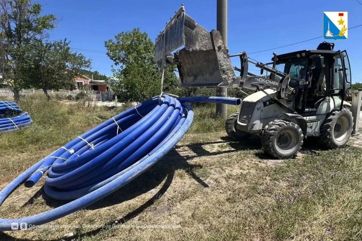 В Сахарной Головке реконструируют водопровод В Сахарной Головке реконструируют водопровод