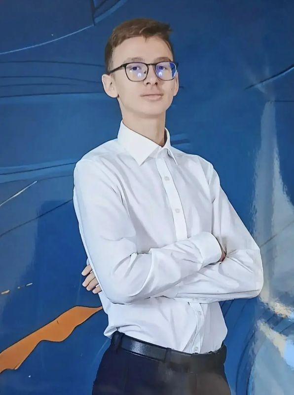 Ещё трое севастопольских выпускников получили 100 баллов на ЕГЭ Ещё трое севастопольских выпускников получили 100 баллов на ЕГЭ