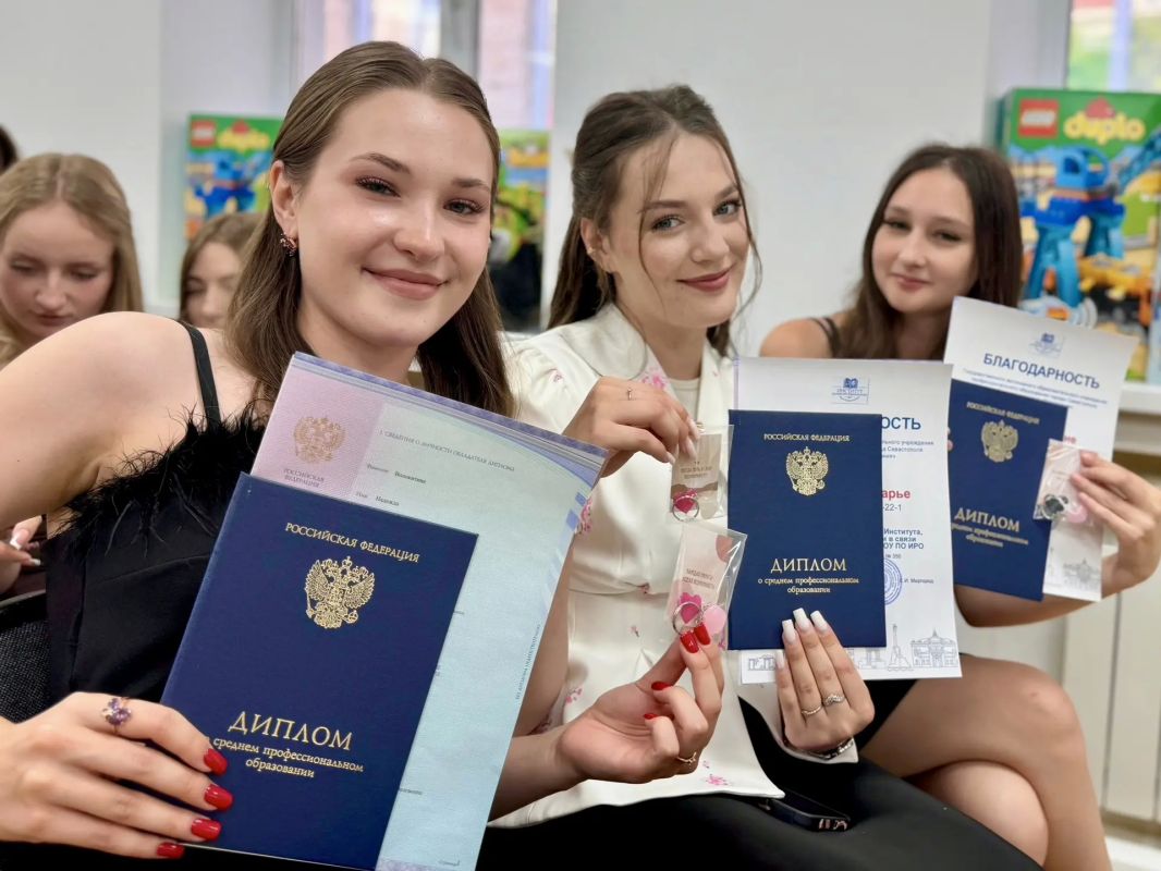 В Севастополе завершился сезон выпускных в школах и учреждениях СПО В Севастополе завершился сезон выпускных в школах и учреждениях СПО