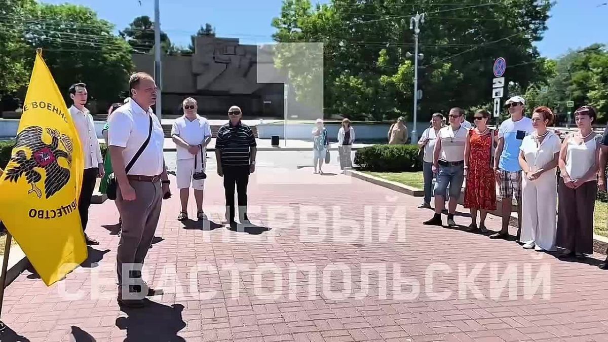 224-ю годовщину со дня рождения адмирала Павла Степановича Нахимова отмечают в Севастополе
