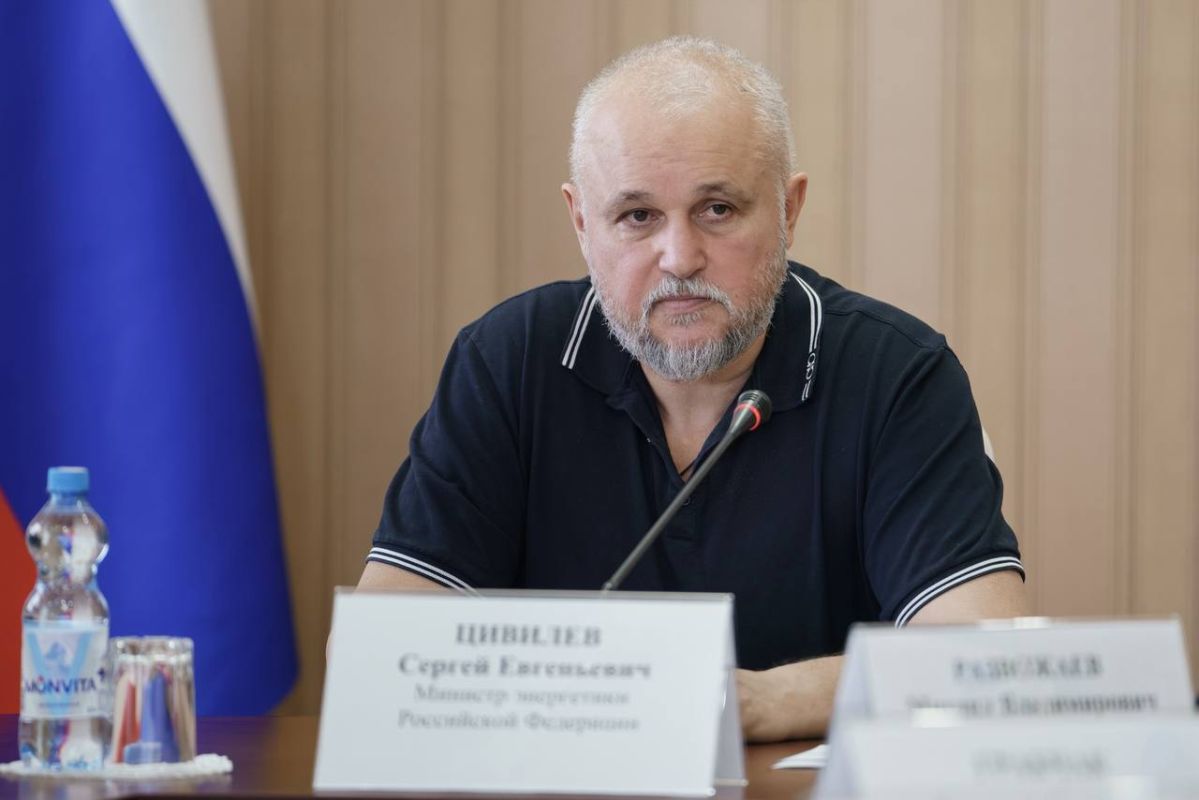 Михаил Развожаев: Сегодня обсудили работу топливно-энергетического комплекса Севастополя и полуострова с Министром энергетики России Сергеем Евгеньевичем Цивилевым и Главой Республики Крым Сергеем Валерьевичем Аксёновым Михаил Развожаев: Сегодня обсудили работу топливно-энергетического комплекса Севастополя и полуострова с Министром энергетики России Сергеем Евгеньевичем Цивилевым и Главой Республики Крым Сергеем Валерьевичем Аксёновым