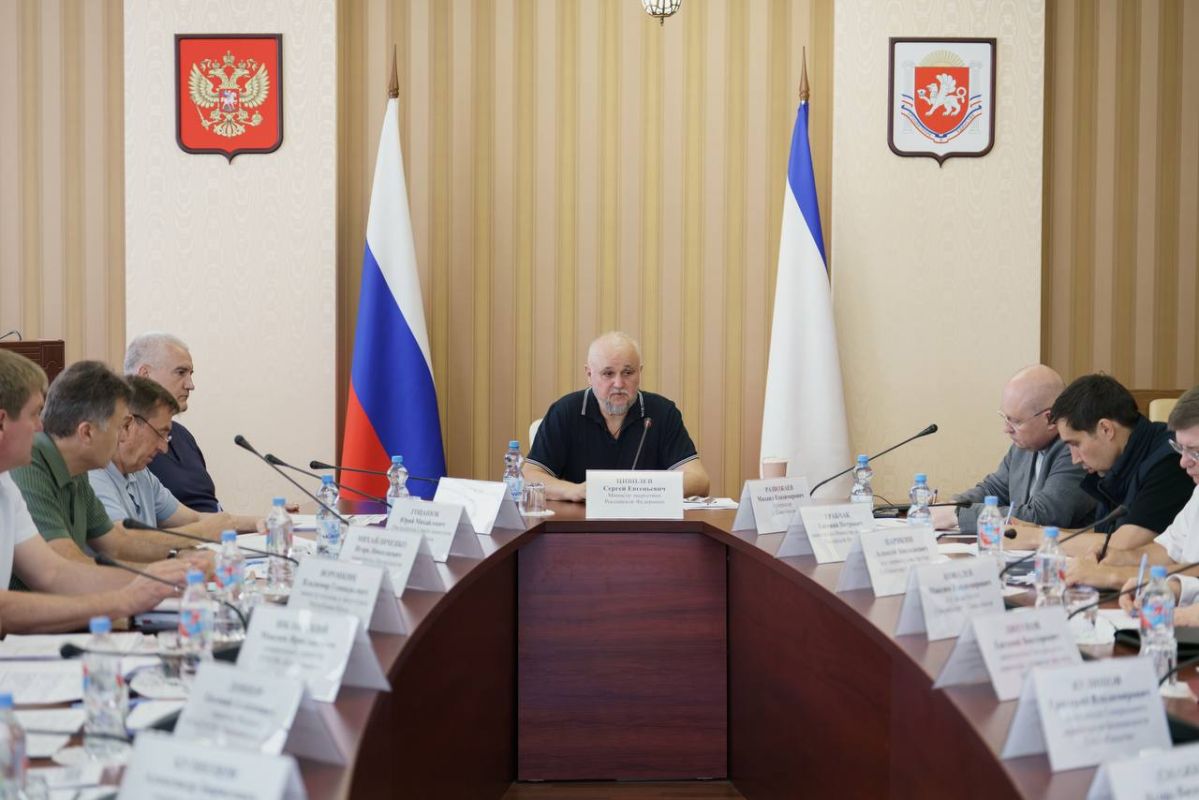 Михаил Развожаев: Сегодня обсудили работу топливно-энергетического комплекса Севастополя и полуострова с Министром энергетики России Сергеем Евгеньевичем Цивилевым и Главой Республики Крым Сергеем Валерьевичем Аксёновым