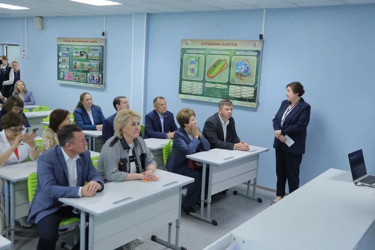 Екатерина Алтабаева: Сегодня вместе с коллегами из Комитета Совета Федерации по науке, образованию и культуре работаем в Вологодской области, в городе Череповце Екатерина Алтабаева: Сегодня вместе с коллегами из Комитета Совета Федерации по науке, образованию и культуре работаем в Вологодской области, в городе Череповце