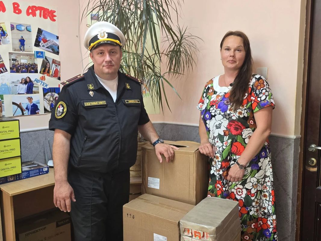 Следователи военных следственных органов передали гуманитарную помощь на территорию проведения специальной военной операции Следователи военных следственных органов передали гуманитарную помощь на территорию проведения специальной военной операции