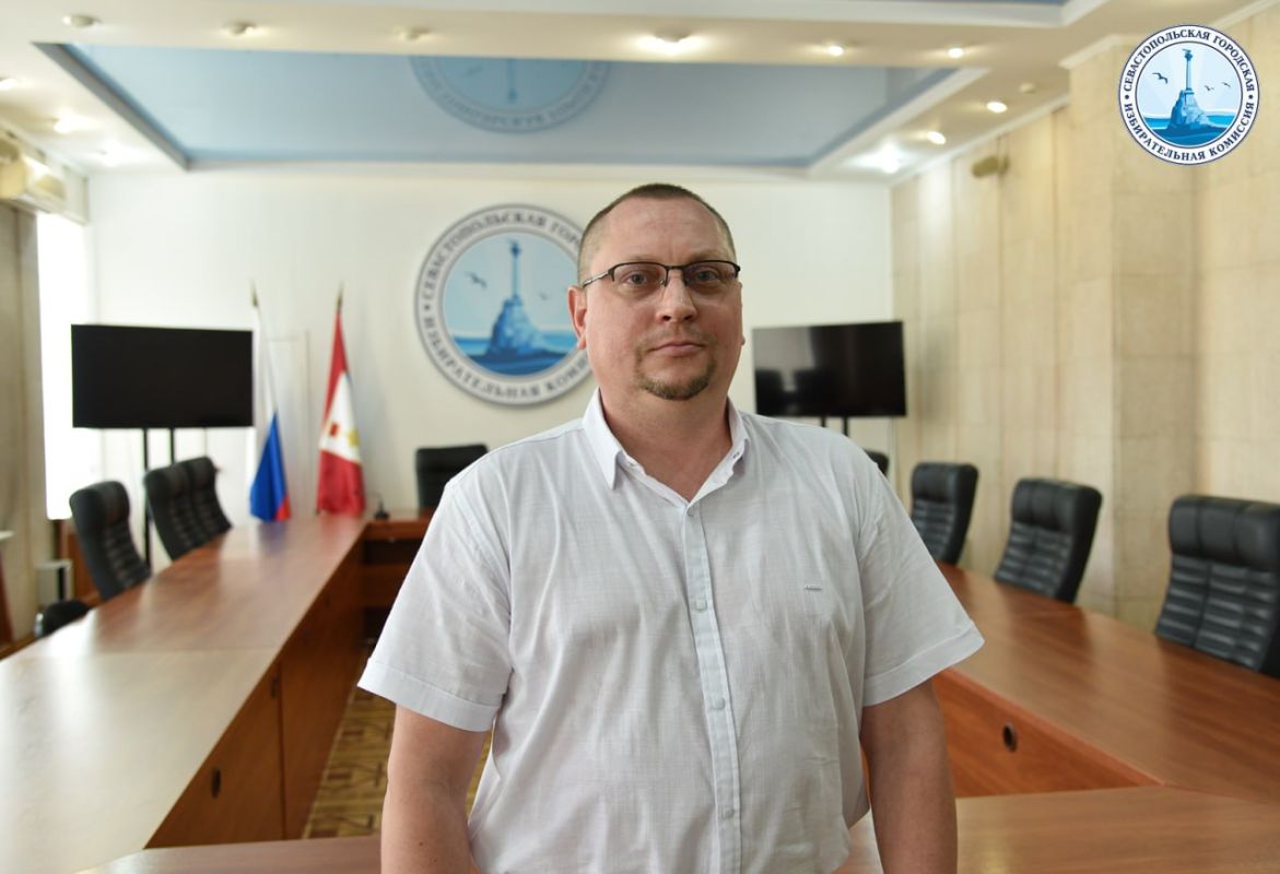 Севастопольская городская избирательная комиссия приняла документы от Гордиенко Артема Александровича