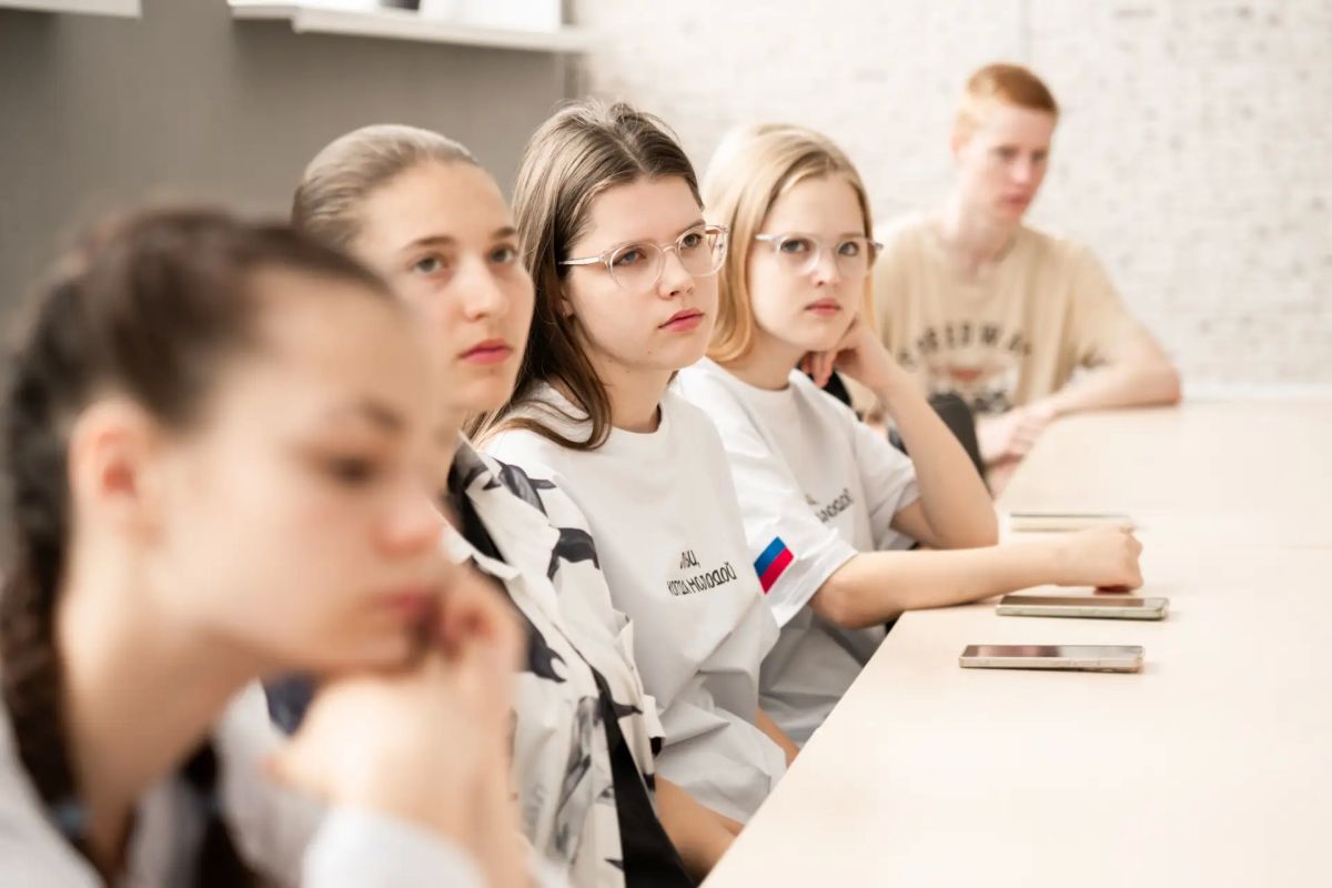 Прокуратура города Севастополя провела патриотическое мероприятие с демонстрацией документального фильма из коллекции Международного фестиваля «Кино на службе Отечеству» ___ Прокуратура города Севастополя провела патриотическое мероприятие с демонстрацией документального фильма из коллекции Международного фестиваля «Кино на службе Отечеству» ___