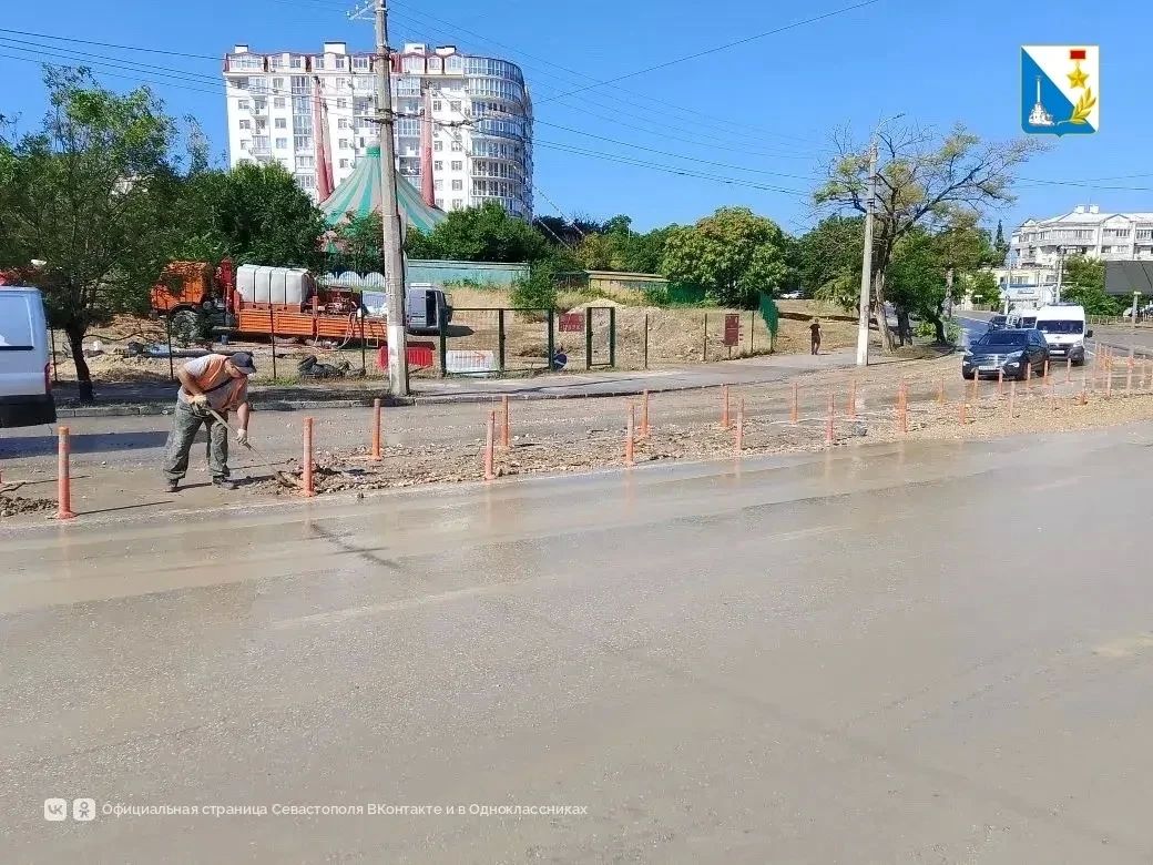 Севастополь расчищают после "потопа" Севастополь расчищают после "потопа"