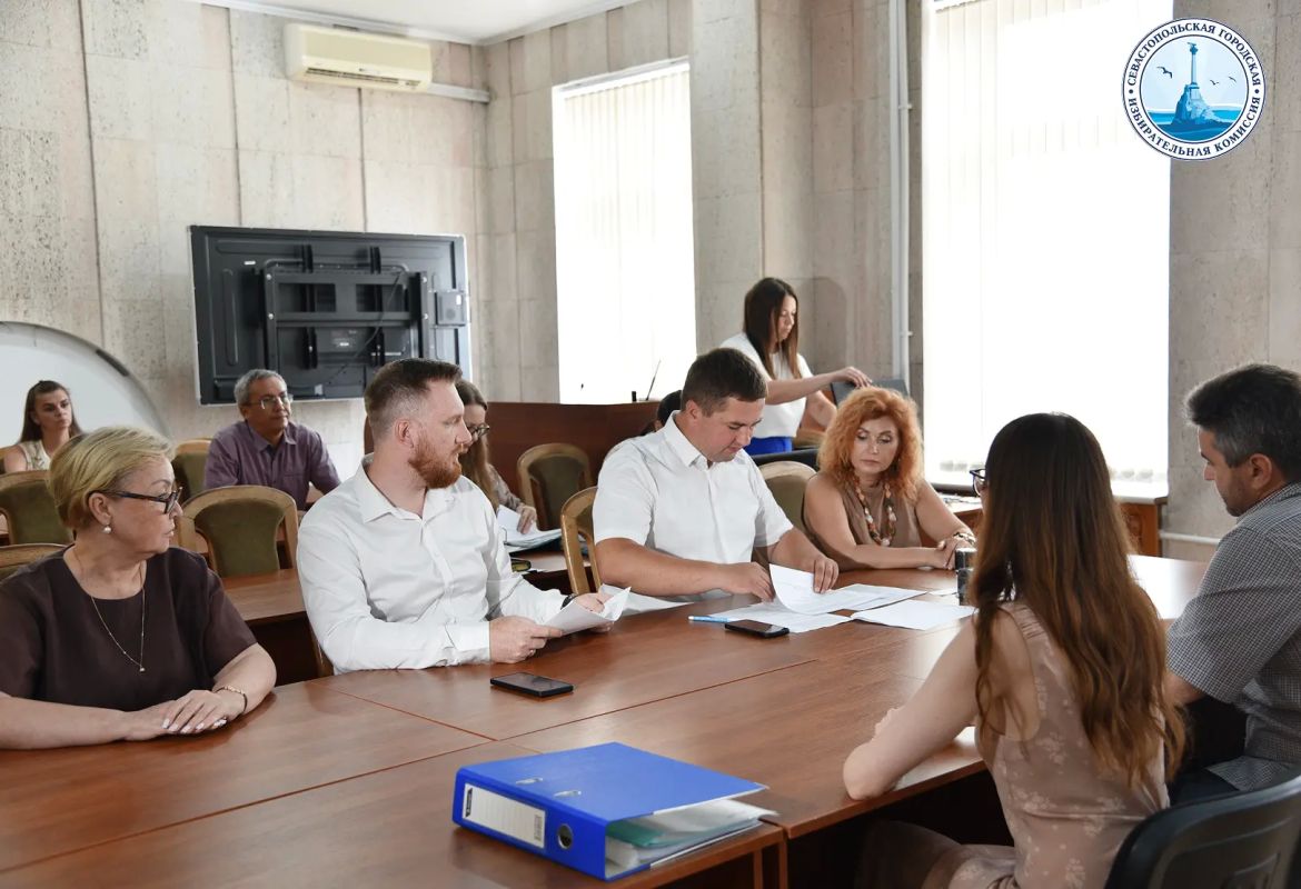 Севастопольская городская избирательная комиссия приняла документы от Барыбина Сергея Леонидовича Севастопольская городская избирательная комиссия приняла документы от Барыбина Сергея Леонидовича
