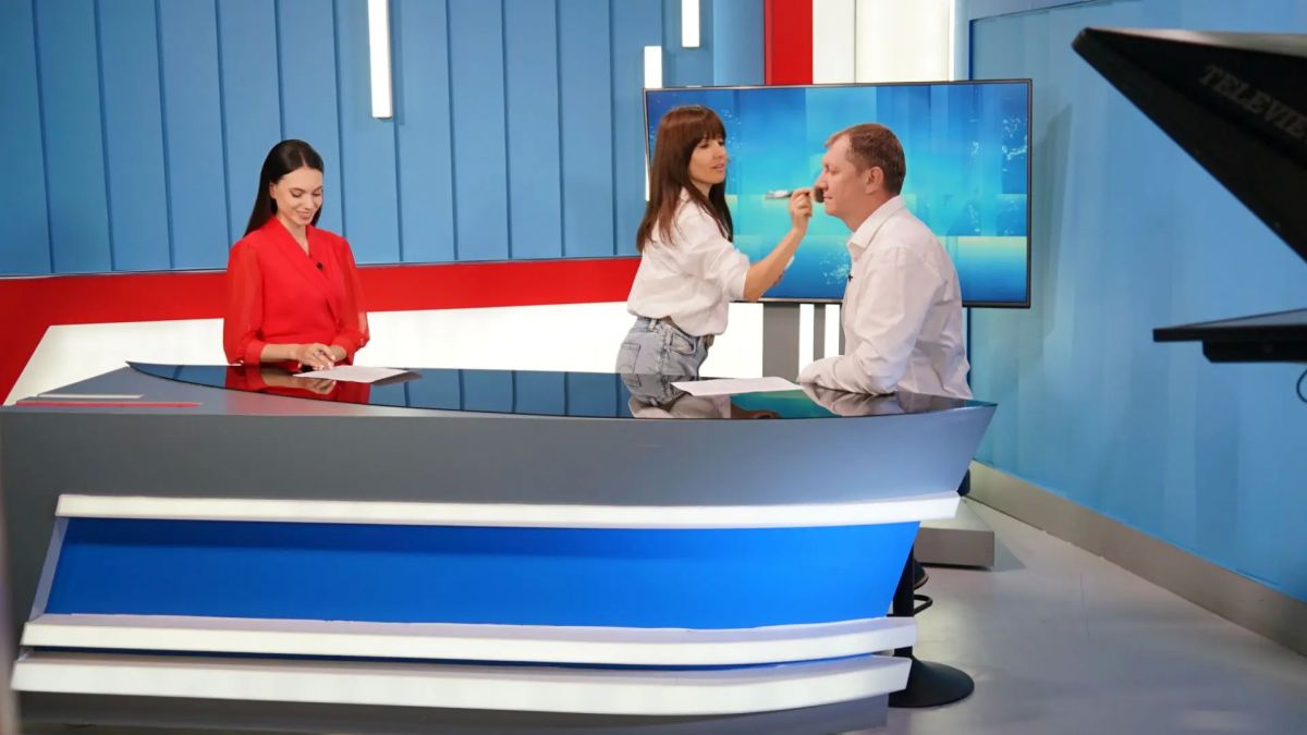 Сегодня важная для нашего коллектива дата — девять лет назад в этот день на телеканале «Россия» в эфир вышел первый выпуск программы «Вести Севастополь» Сегодня важная для нашего коллектива дата — девять лет назад в этот день на телеканале «Россия» в эфир вышел первый выпуск программы «Вести Севастополь»