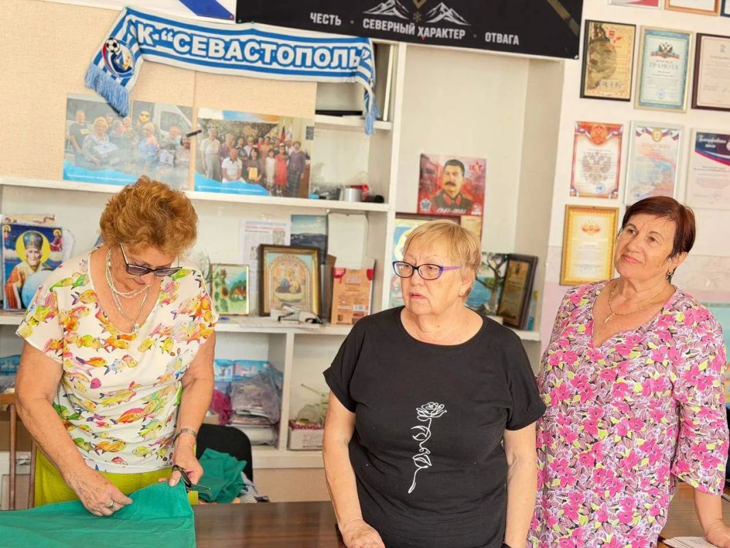 Татьяна Лобач: Совместно с заместителем главы Балаклавского муниципального округа Юлией Липовкой и Сергеем Науменко встретились с балаклавскими активистками, которые плетут маскировочные сети для наших бойцов, выполняющих... Татьяна Лобач: Совместно с заместителем главы Балаклавского муниципального округа Юлией Липовкой и Сергеем Науменко встретились с балаклавскими активистками, которые плетут маскировочные сети для наших бойцов, выполняющих...