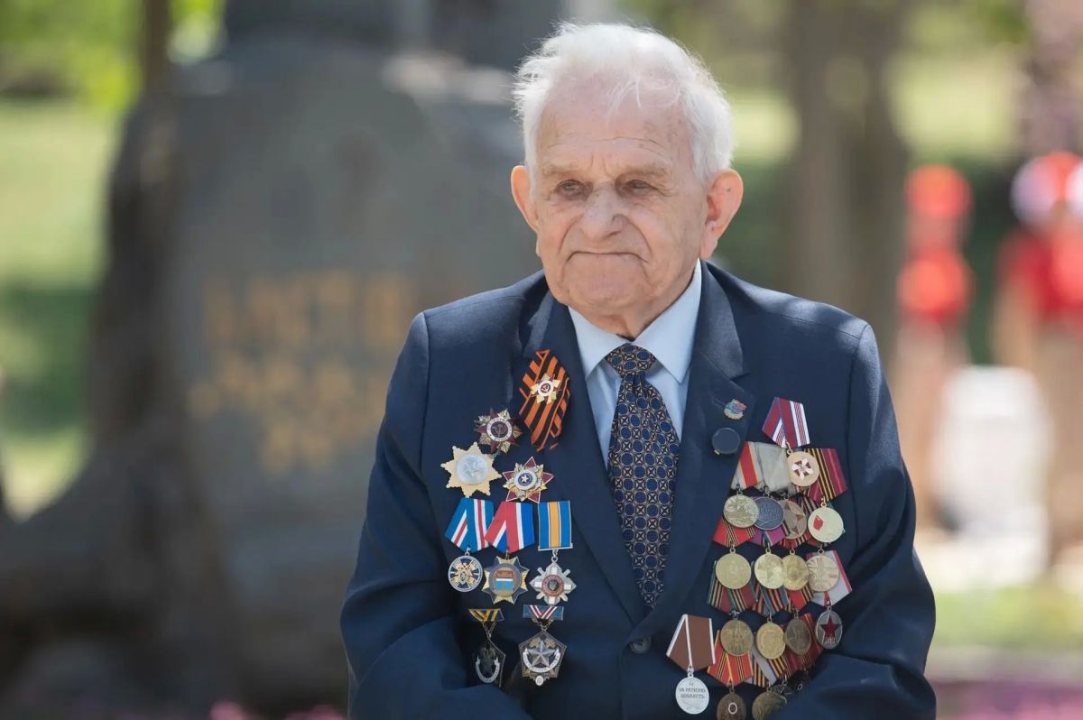 Сегодня исполнился 101 год ветерану Великой Отечественной войны Михаилу Степановичу Латохе Сегодня исполнился 101 год ветерану Великой Отечественной войны Михаилу Степановичу Латохе
