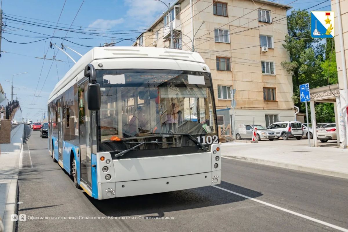 В центр города теперь можно добраться привычным маршрутом — троллейбусы поехали по улице Адмирала Октябрьского В центр города теперь можно добраться привычным маршрутом — троллейбусы поехали по улице Адмирала Октябрьского