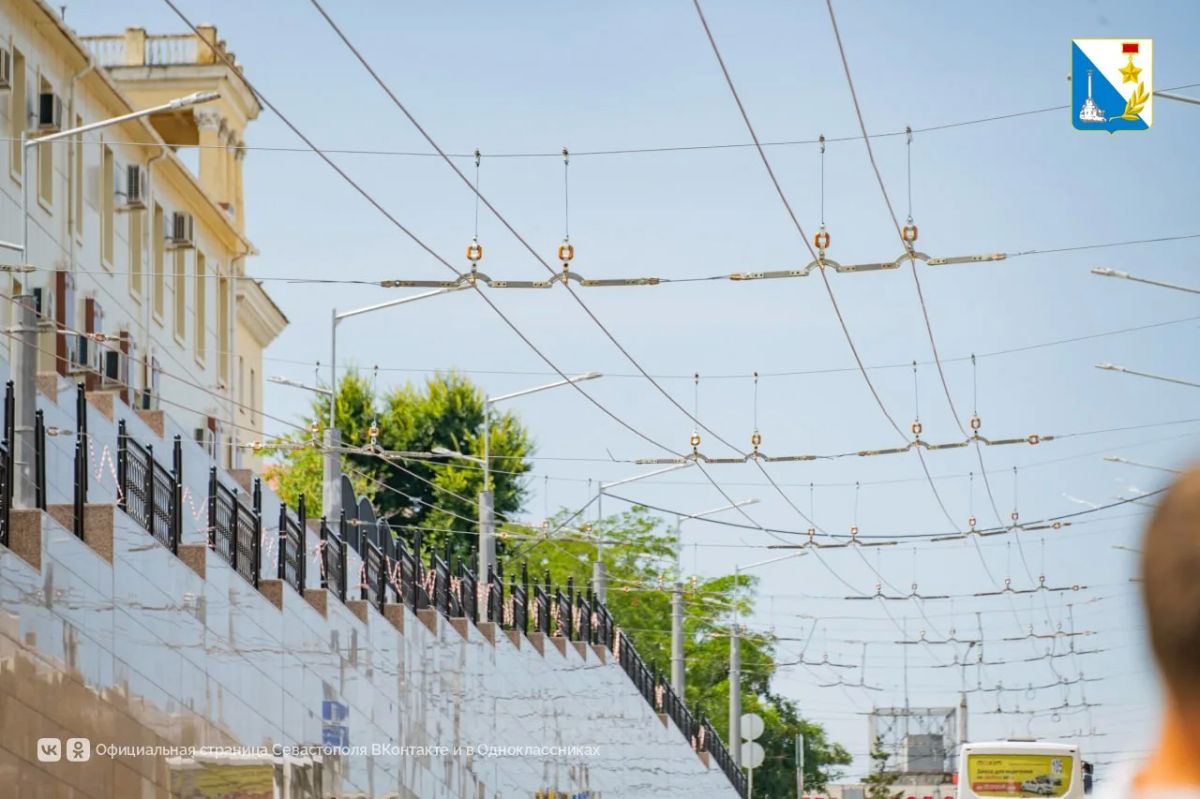 В центр города теперь можно добраться привычным маршрутом — троллейбусы поехали по улице Адмирала Октябрьского В центр города теперь можно добраться привычным маршрутом — троллейбусы поехали по улице Адмирала Октябрьского