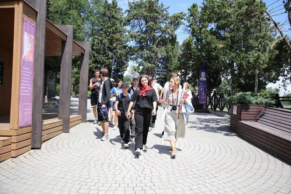 Севастопольские школьники посетили Херсонес Таврический в рамках летней просветительской программы Севастопольские школьники посетили Херсонес Таврический в рамках летней просветительской программы