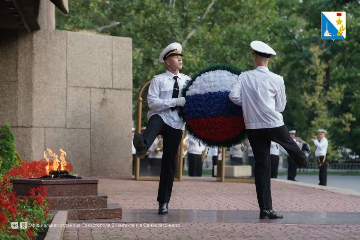 Севастополь торжественно встретил День Военно-Морского Флота Севастополь торжественно встретил День Военно-Морского Флота