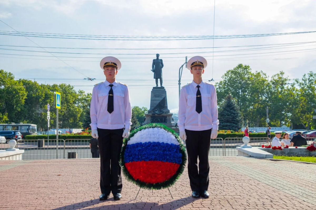 Начальник УМВД России по г.Севастополю генерал-майор полиции Сергей Сигунов принял участие в торжественном мероприятии, посвящённом Дню ВМФ России Начальник УМВД России по г.Севастополю генерал-майор полиции Сергей Сигунов принял участие в торжественном мероприятии, посвящённом Дню ВМФ России