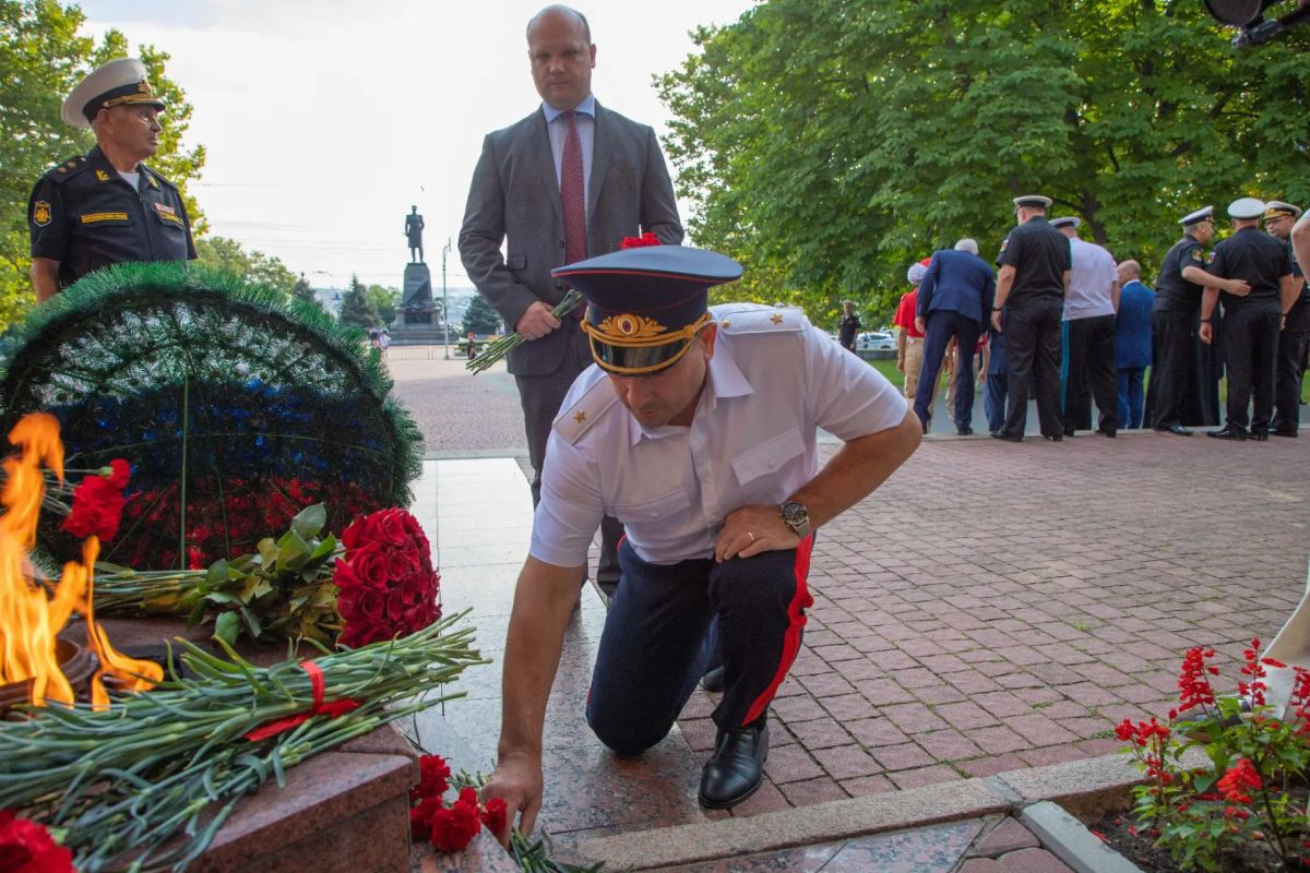 Начальник УМВД России по г.Севастополю генерал-майор полиции Сергей Сигунов принял участие в торжественном мероприятии, посвящённом Дню ВМФ России