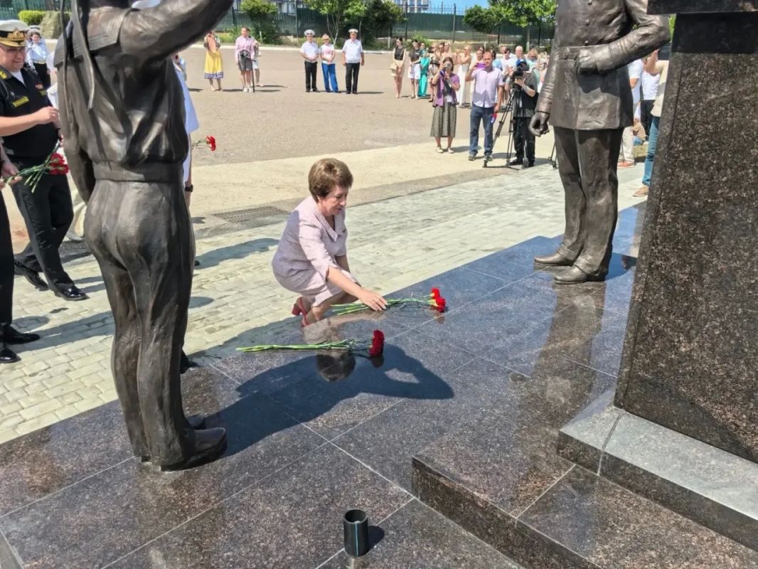 Екатерина Алтабаева: Сегодня приняла участие в торжественном открытии мемориального комплекса «Во славу Российского флота — служим России с детства!» Екатерина Алтабаева: Сегодня приняла участие в торжественном открытии мемориального комплекса «Во славу Российского флота — служим России с детства!»