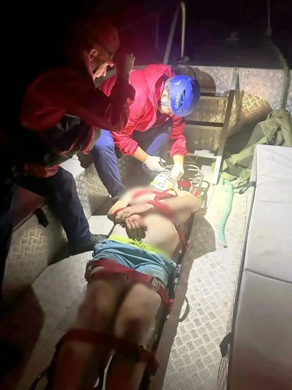Мужчина упал со скалы в районе пляжа «Инжир» в Севастополе Мужчина упал со скалы в районе пляжа «Инжир» в Севастополе