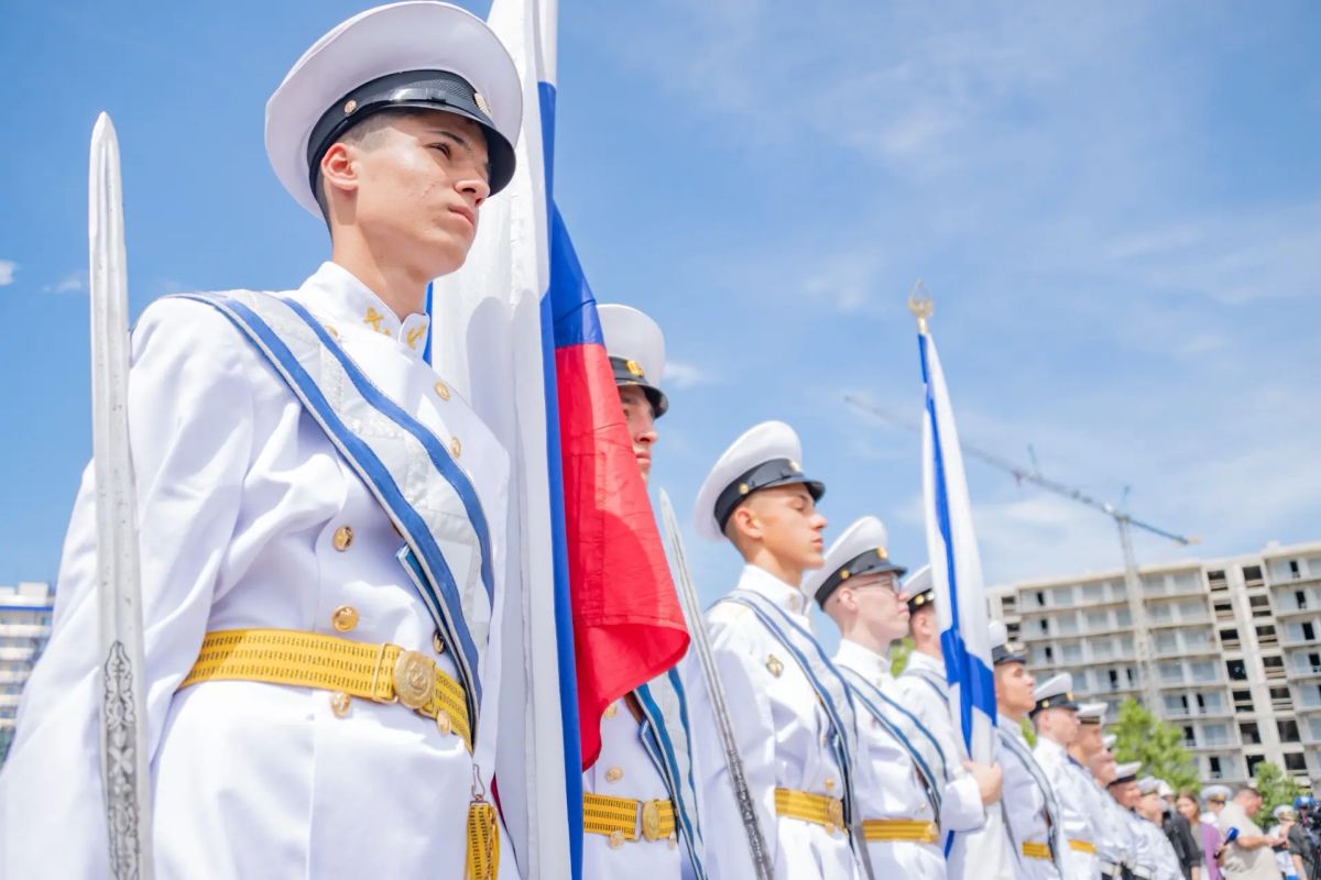 Игорь Михеев: Дорогие моряки Черноморского флота, уважаемые ветераны, жители и гости Севастополя! Сердечно поздравляю вас с Днём ВоенноМорского Флота! Игорь Михеев: Дорогие моряки Черноморского флота, уважаемые ветераны, жители и гости Севастополя! Сердечно поздравляю вас с Днём ВоенноМорского Флота!