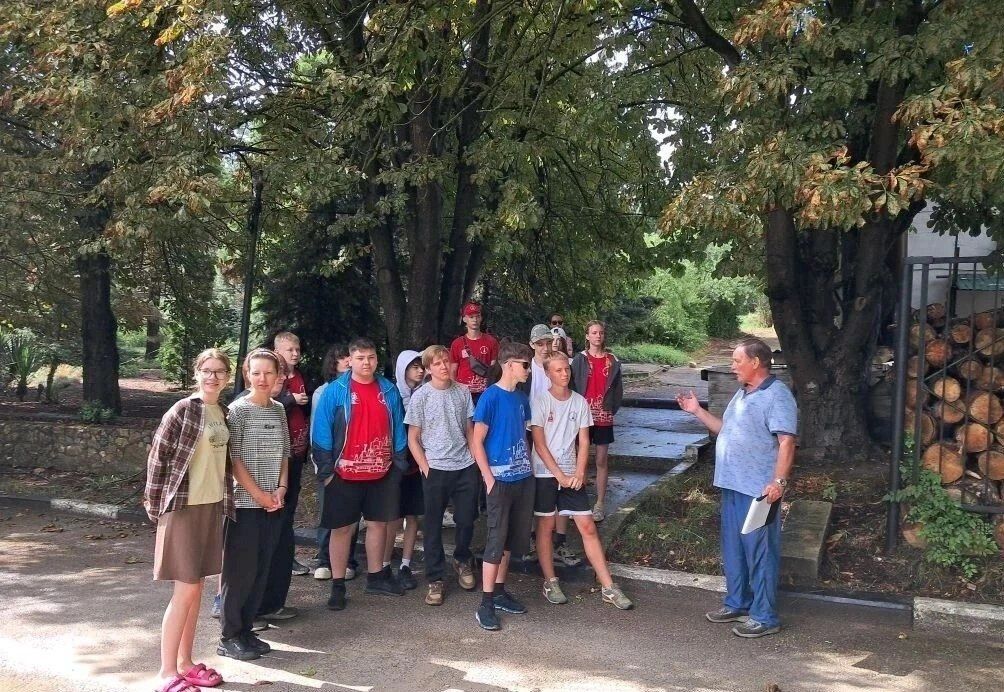 Экопросвещение. Открытый экоурок в севастопольском питомнике: знакомство с редкими видами растений и местной фауной Экопросвещение. Открытый экоурок в севастопольском питомнике: знакомство с редкими видами растений и местной фауной