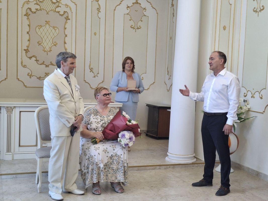 Дмитрий Белик: Золотой союз: 50 лет рука об руку Дмитрий Белик: Золотой союз: 50 лет рука об руку