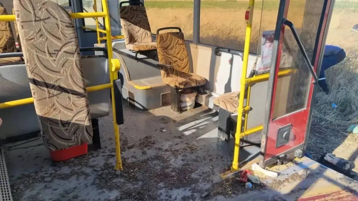 1 человек погиб, 12 ранены в результате удара украинского дрона по автобусу на трассе «Весёлое — Днепрорудное» 1 человек погиб, 12 ранены в результате удара украинского дрона по автобусу на трассе «Весёлое — Днепрорудное»