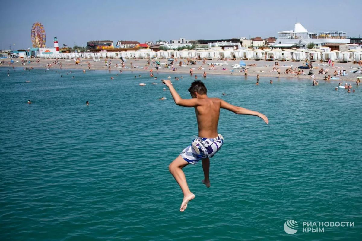 Где в Крыму самая теплая вода в море?