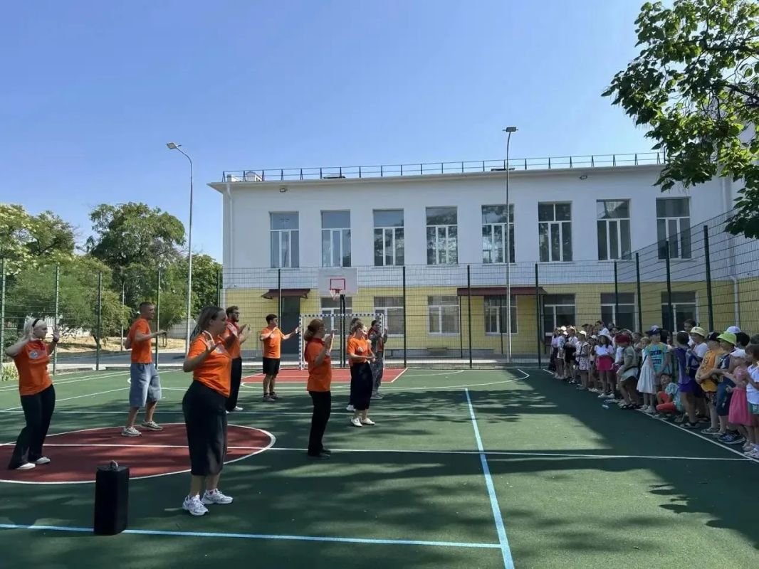 850 юных севастопольцев поучаствовали в бесплатном проекте "Планета детства в школах" 850 юных севастопольцев поучаствовали в бесплатном проекте "Планета детства в школах"