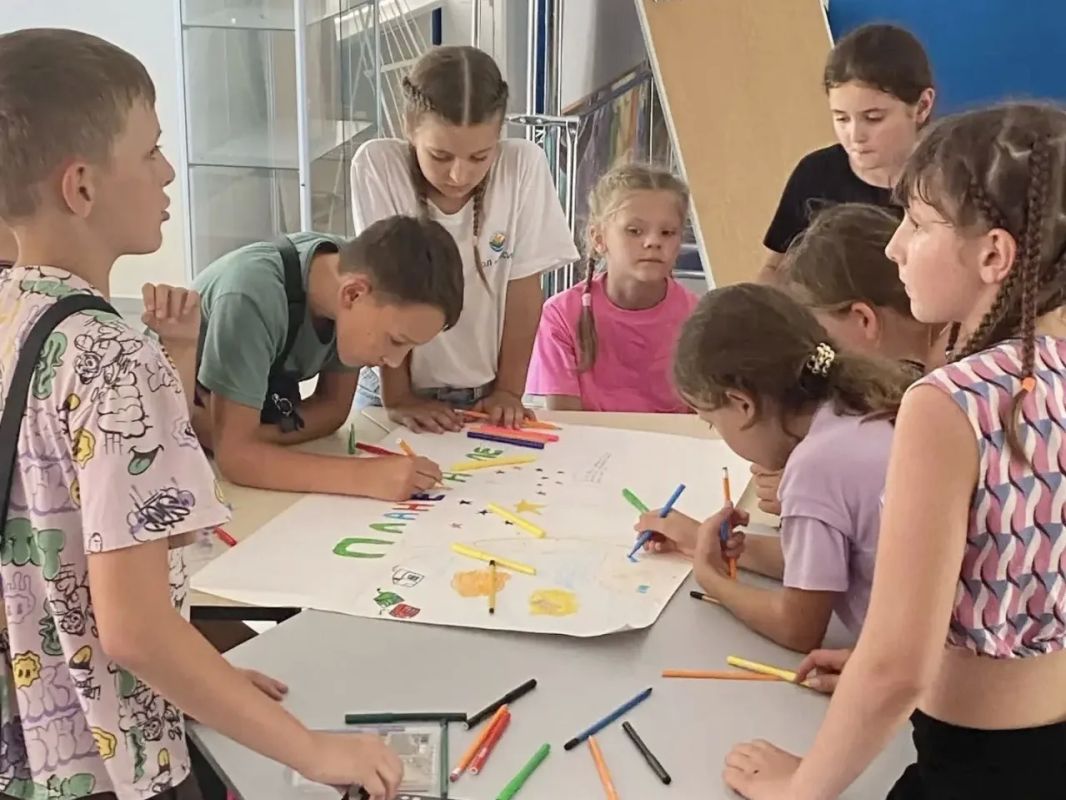 В Севастополе продолжается реализация программы летнего досуга детей и подростков «Планета детства в школах» В Севастополе продолжается реализация программы летнего досуга детей и подростков «Планета детства в школах»