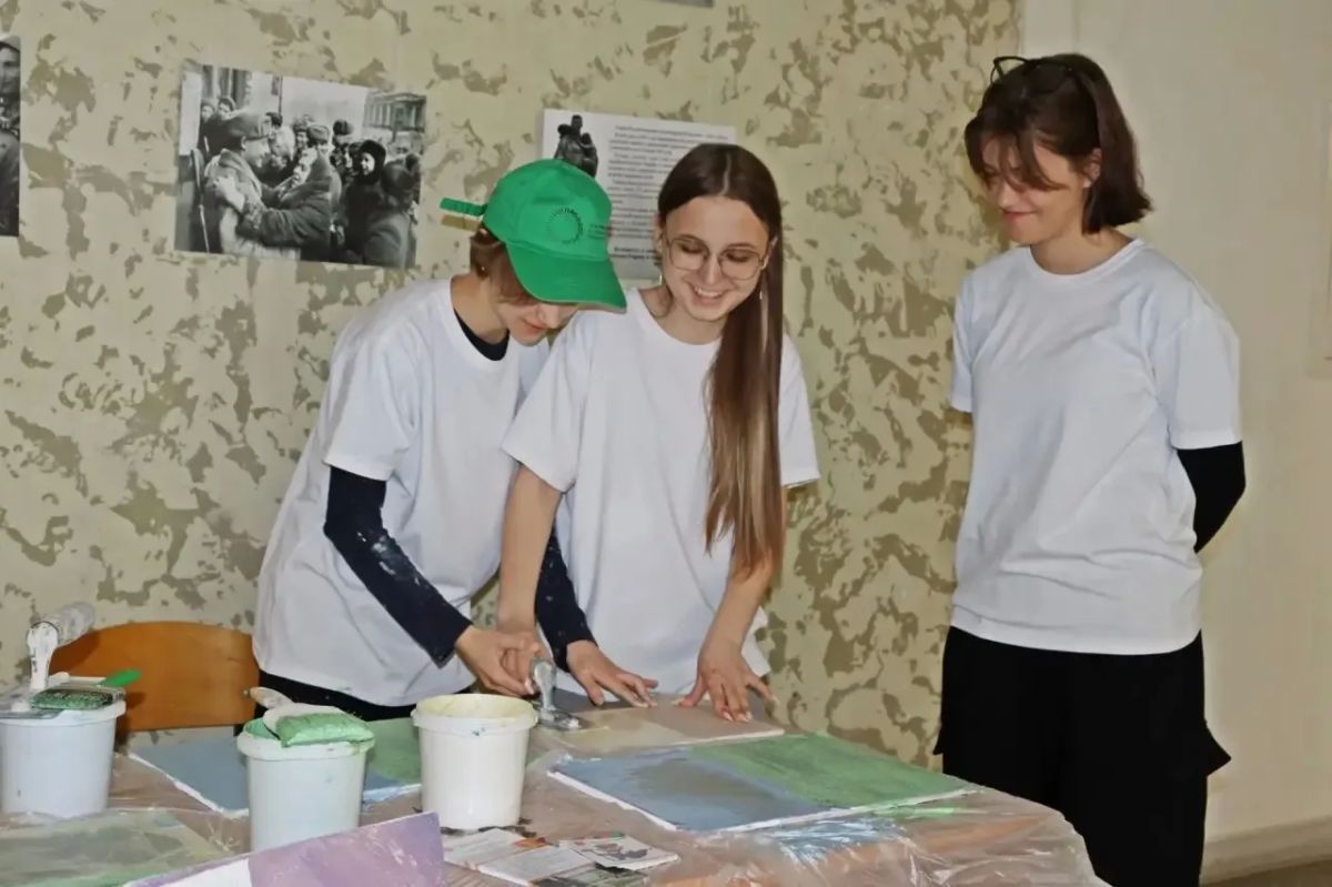 Каждый новый дом, школа, детский сад, больница, завод и любой другой объект начинается с людей, которые умеют превращать чертежи в реальность Каждый новый дом, школа, детский сад, больница, завод и любой другой объект начинается с людей, которые умеют превращать чертежи в реальность