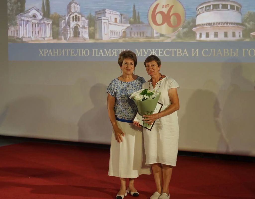 Екатерина Алтабаева: Приняла участие в торжественном мероприятии в честь 66-летия Музея-заповедника героической обороны и освобождения Севастополя Екатерина Алтабаева: Приняла участие в торжественном мероприятии в честь 66-летия Музея-заповедника героической обороны и освобождения Севастополя