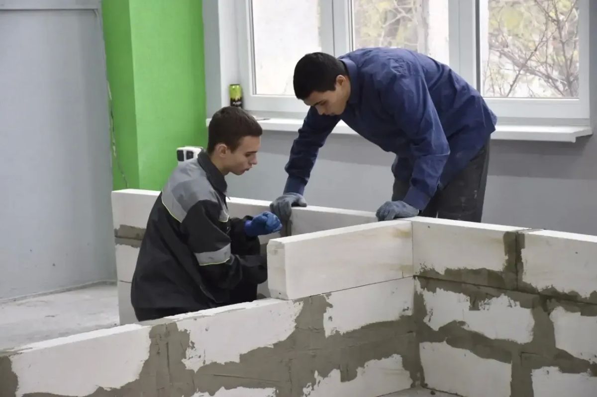Михаил Развожаев: В колледжах и техникумах Севастополя продолжается приёмная кампания Михаил Развожаев: В колледжах и техникумах Севастополя продолжается приёмная кампания