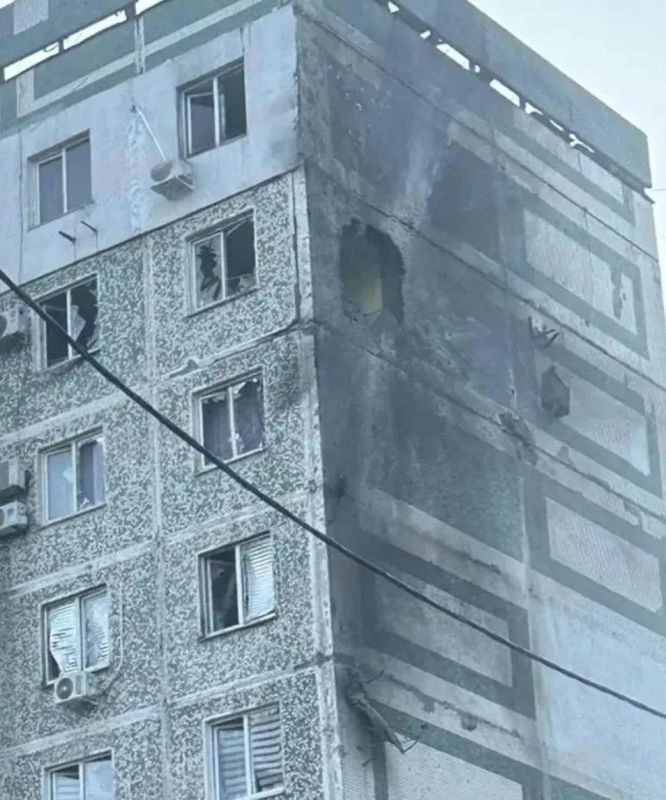 Противник ночью атаковал Новороссийск Противник ночью атаковал Новороссийск
