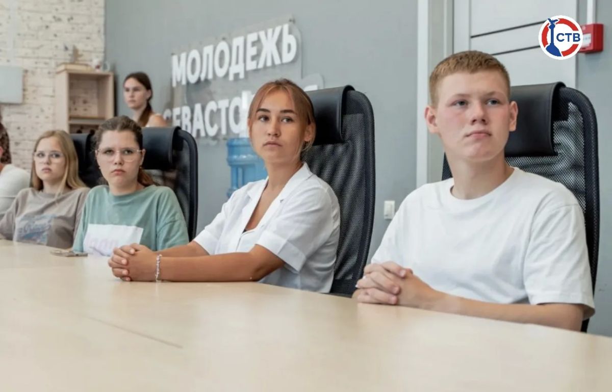 Юным севастопольцам рассказали об истории российской военной авиации Юным севастопольцам рассказали об истории российской военной авиации