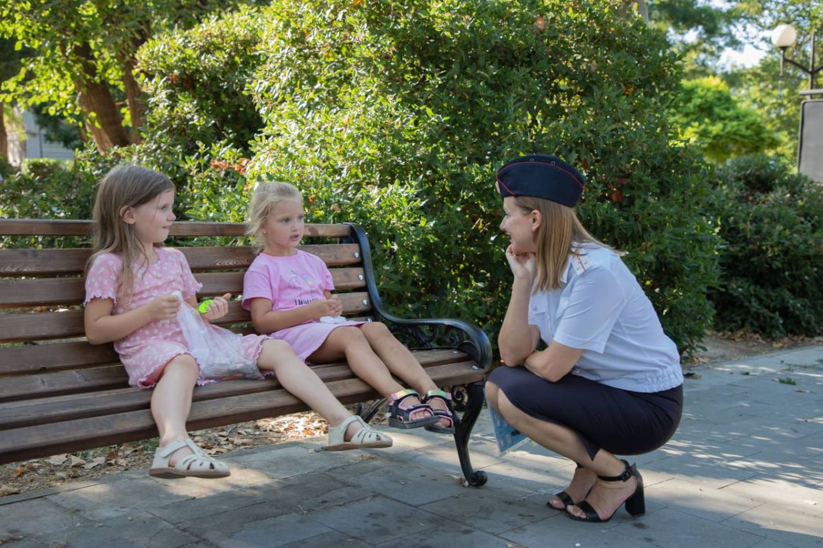 Сотрудники Госавтоинспекции и ПДН рассказали юным севастопольцам о реальных и виртуальных угрозах Сотрудники Госавтоинспекции и ПДН рассказали юным севастопольцам о реальных и виртуальных угрозах