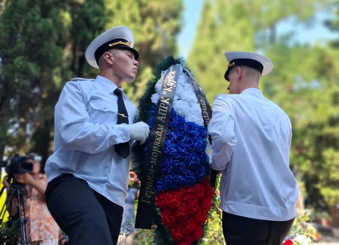 В Севастополе почтили память экипажа АПЛ «Курск»