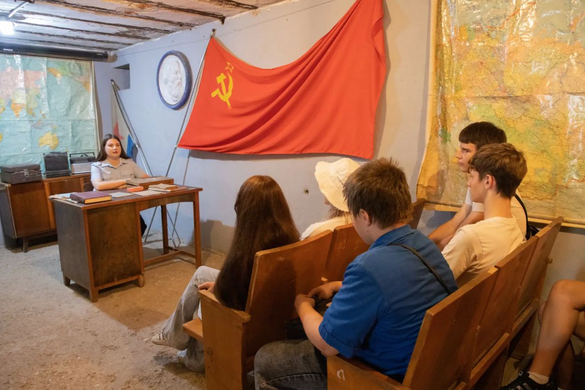 В Севастополе подшефные дети окунулись в историю родного города благодаря члену Общественного совета при УМВД России по г.Севастополю В Севастополе подшефные дети окунулись в историю родного города благодаря члену Общественного совета при УМВД России по г.Севастополю