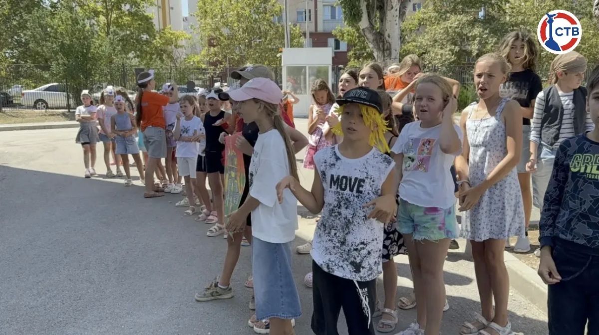 В школе №37 завершилась четвёртая мини-смена проекта «Планета детства в школах» Напомним, ранее в целях безопасности в Севастополе отменили третью и четвёртую смены во всех детских оздоровительных лагерях. Чтобы организовать... В школе №37 завершилась четвёртая мини-смена проекта «Планета детства в школах» Напомним, ранее в целях безопасности в Севастополе отменили третью и четвёртую смены во всех детских оздоровительных лагерях. Чтобы организовать...