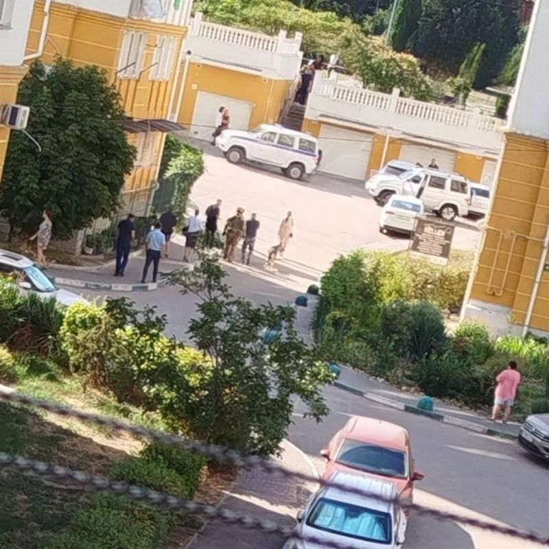 Теракт в Севастополе: женщина взорвала рюкзак с бомбой, погиб мужчина Теракт в Севастополе: женщина взорвала рюкзак с бомбой, погиб мужчина