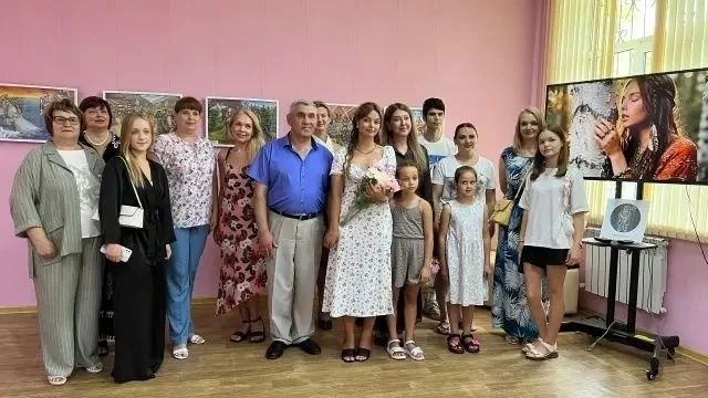 Выставка «Волшебный сундук преданий» открылась в Центре гуманитарно-технической информации Выставка «Волшебный сундук преданий» открылась в Центре гуманитарно-технической информации
