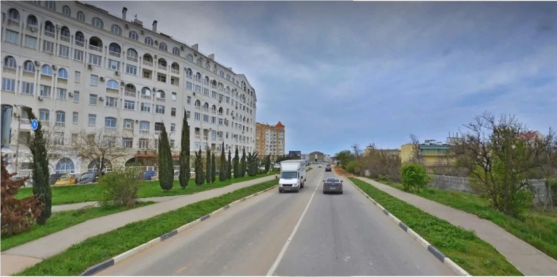 В районе бухты Омега на месте небольшого отеля на Античном проспекте, 2, планируется построить В районе бухты Омега на месте небольшого отеля на Античном проспекте, 2, планируется построить