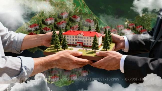 Покупка участка под собственный дом в Севастополе может закончиться неожиданно: земля подходит по площади и расположению, вокруг уже стоят дома, но получить разрешённое пятно застройки на ней не получится