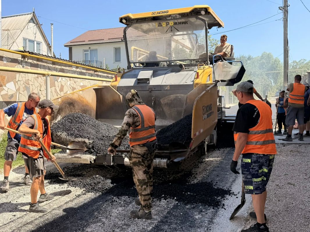 В этом году в Севастополе отремонтируют на 26 дорог больше запланированного В этом году в Севастополе отремонтируют на 26 дорог больше запланированного