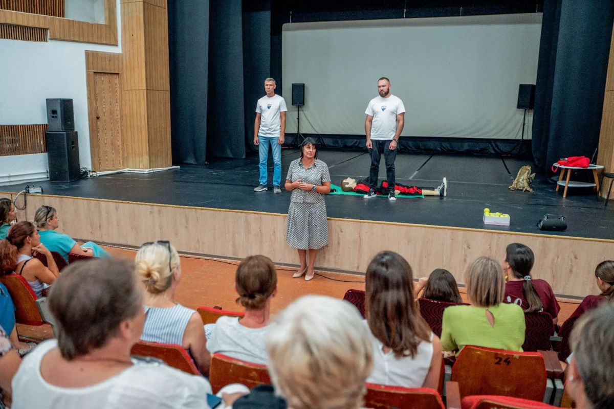 Татьяна Лобач проверила безопасность в клубах Байдарской долины Как сельские учреждения культуры работают в нынешних условиях, оценила депутат Госдумы от «Единой России» Татьяна Лобач. В рамках общегородской инициативы... Татьяна Лобач проверила безопасность в клубах Байдарской долины Как сельские учреждения культуры работают в нынешних условиях, оценила депутат Госдумы от «Единой России» Татьяна Лобач. В рамках общегородской инициативы...